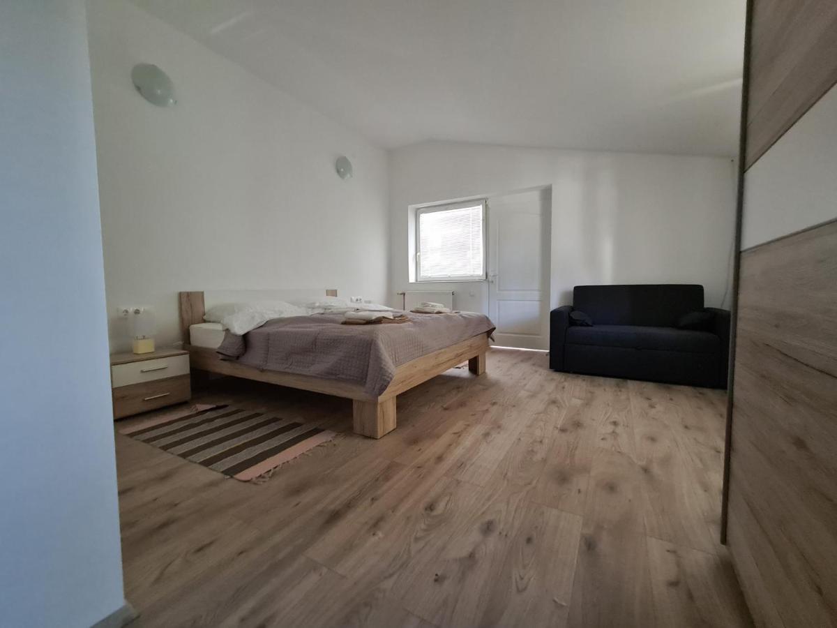 Nikol Apartman Károlyváros Kültér fotó